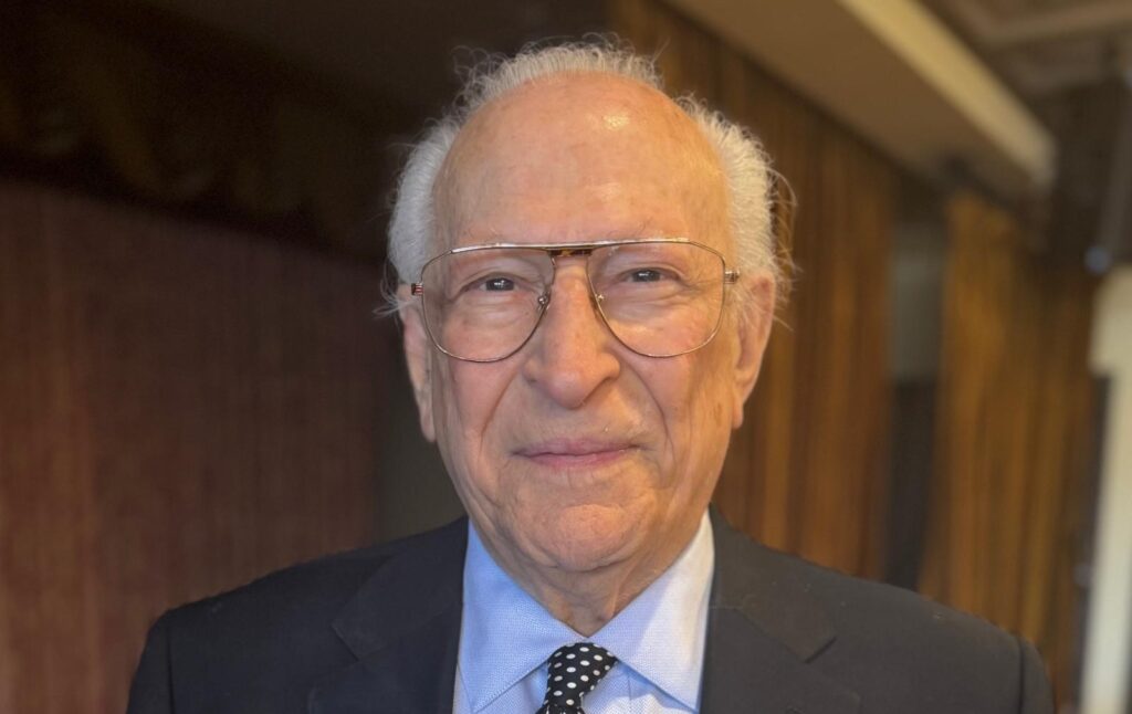 Dr. Freydoun Alavi - Dialogue as Opposed to Debate and Contention